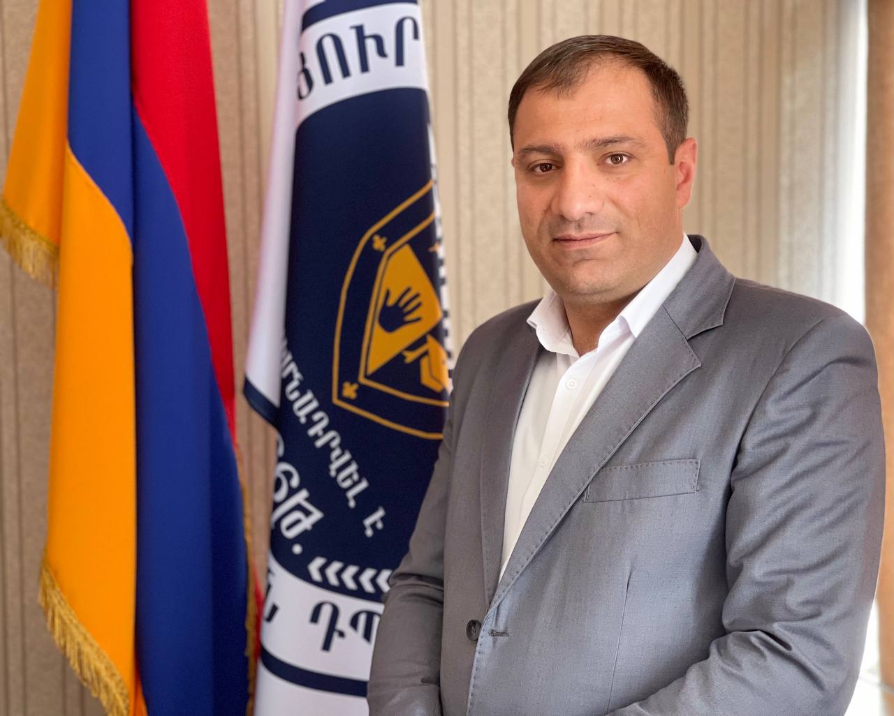 Գորիսի Յուրի Բախշյանի անվան թիվ 3 հիմնական դպրոցի վարչատնտեսական մասի համակարգող Դավիթ Կոստանդյանի շնորհավորական ուղերձը Վերջին դասի կապակցությամբ